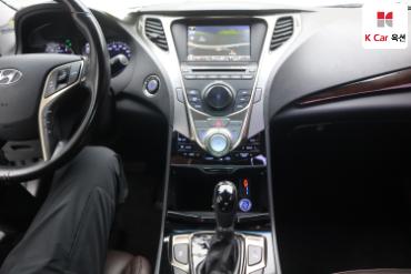 2011 - hyundai grandeur