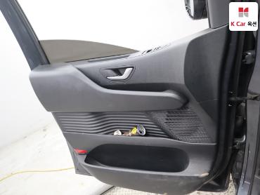2022 - hyundai staria