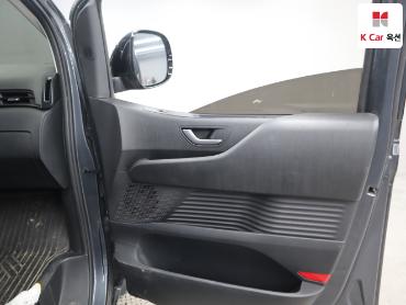 2022 - hyundai staria