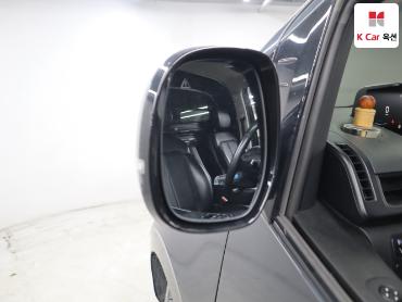 2022 - hyundai staria