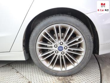 2013 - ford fusion