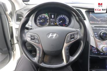 2011 - hyundai grandeur