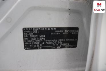 2011 - hyundai grandeur