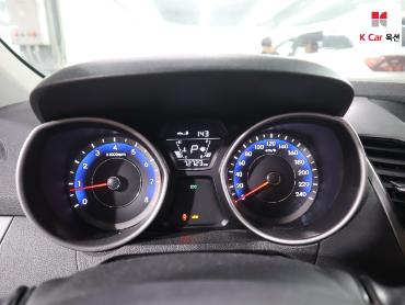 2015 - hyundai avante