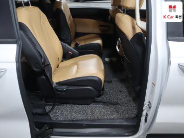 2021 - kia carnival