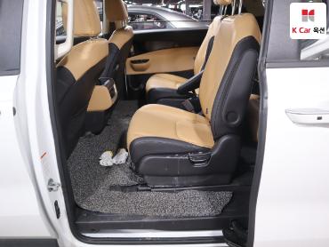 2021 - kia carnival