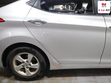 2011 - hyundai avante