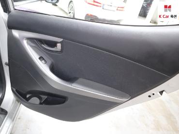 2011 - hyundai avante