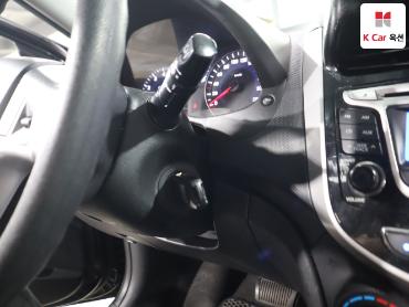 2011 - hyundai accent