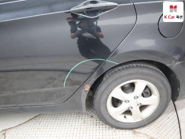 2011 - hyundai accent