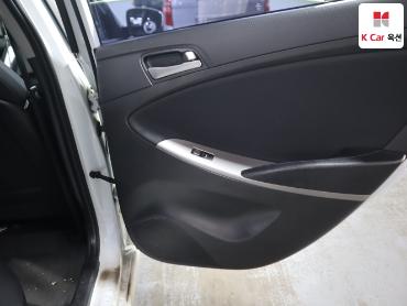 2017 - hyundai accent