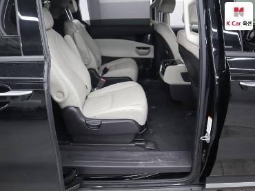 2021 - kia carnival