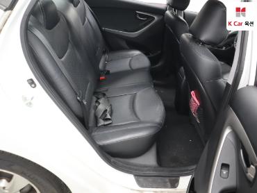 2012 - hyundai avante