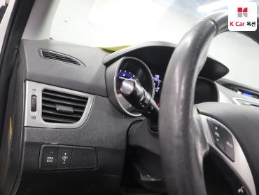2012 - hyundai avante