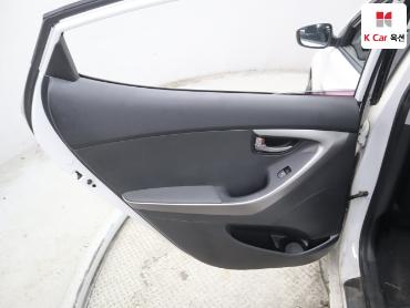2012 - hyundai avante
