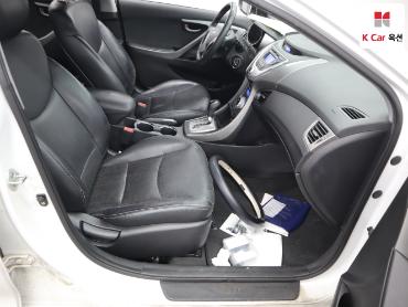 2012 - hyundai avante