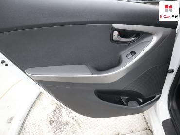2012 - hyundai avante