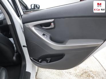 2012 - hyundai avante