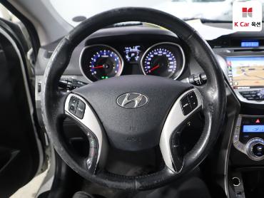 2012 - hyundai avante
