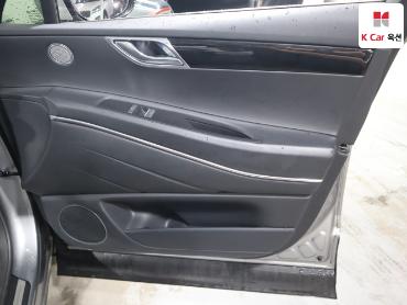 2022 - genesis gv80