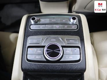 2022 - kia k9
