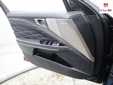 2022 - kia k8