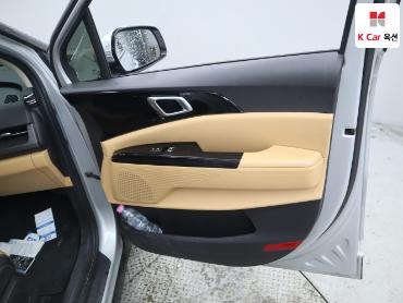 2022 - kia carnival