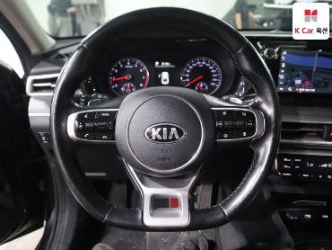 2021 - kia k5