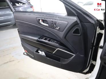 2013 - kia k9