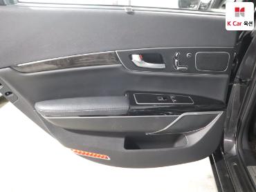 2018 - kia k9