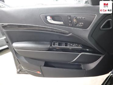 2018 - kia k9