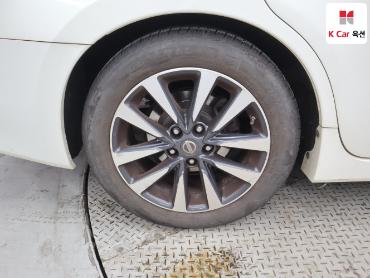2017 - nissan altima