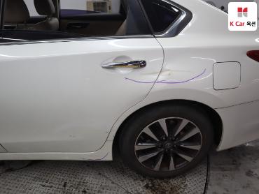 2017 - nissan altima