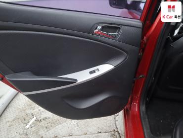 2012 - hyundai accent