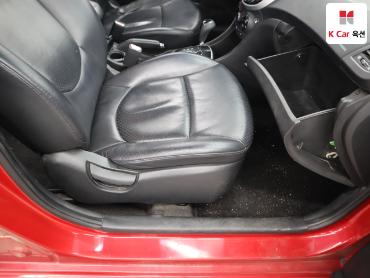 2012 - hyundai accent