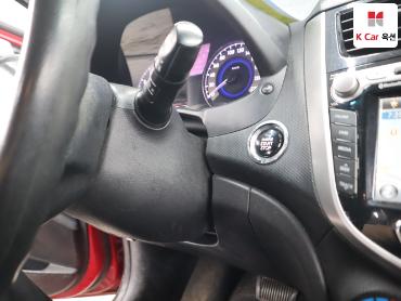 2012 - hyundai accent