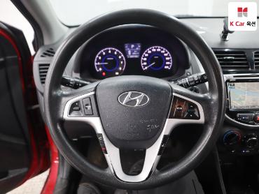 2012 - hyundai accent