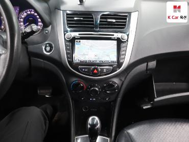 2012 - hyundai accent