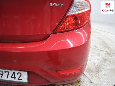 2012 - hyundai accent