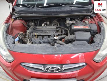 2012 - hyundai accent
