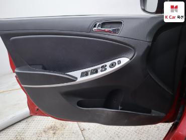 2012 - hyundai accent
