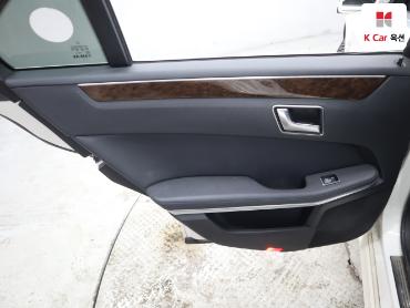 2012 - mercedes-benz e200