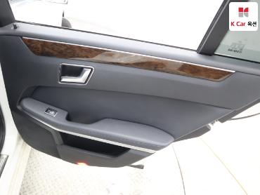 2012 - mercedes-benz e200