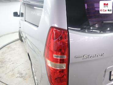 2012 - hyundai grand starex