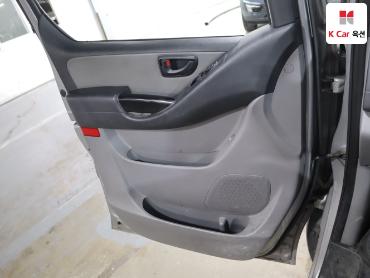 2012 - hyundai grand starex