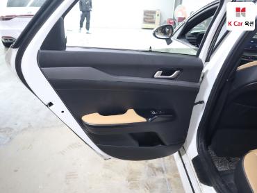 2021 - kia k5