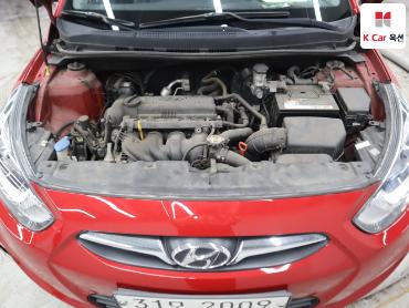 2012 - hyundai accent