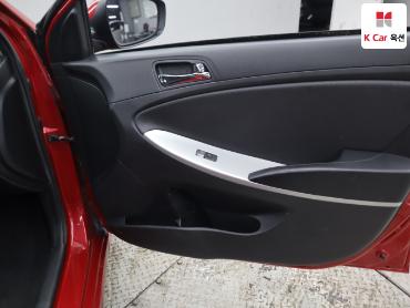 2012 - hyundai accent