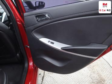 2012 - hyundai accent
