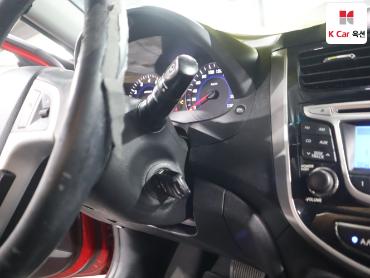 2012 - hyundai accent